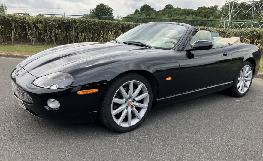 JAGUAR X8 CABRIO – TOPSTAAT- PRIJS OP AANVRAAG